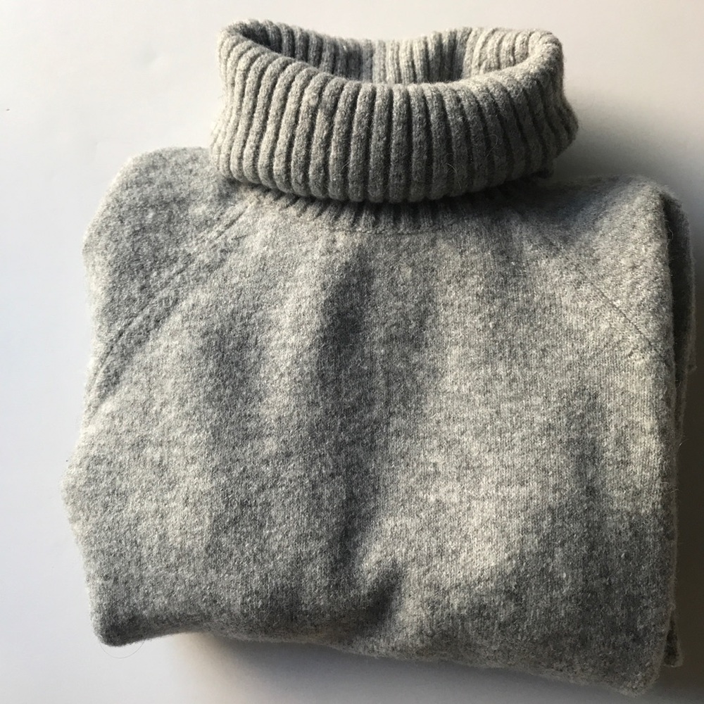 J Crew Turtleneck sweater in supersoft yarn Grey XXS - Picture 6 of 11